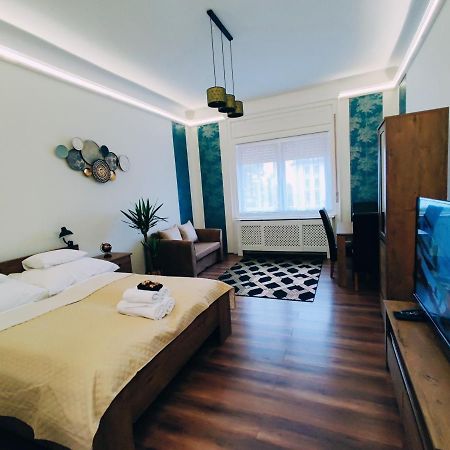 Central Palace Apartman ديبريتْسين المظهر الخارجي الصورة