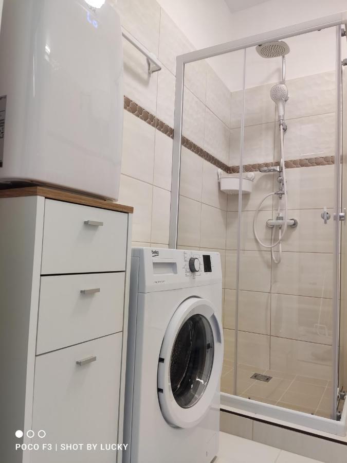 Central Palace Apartman ديبريتْسين المظهر الخارجي الصورة