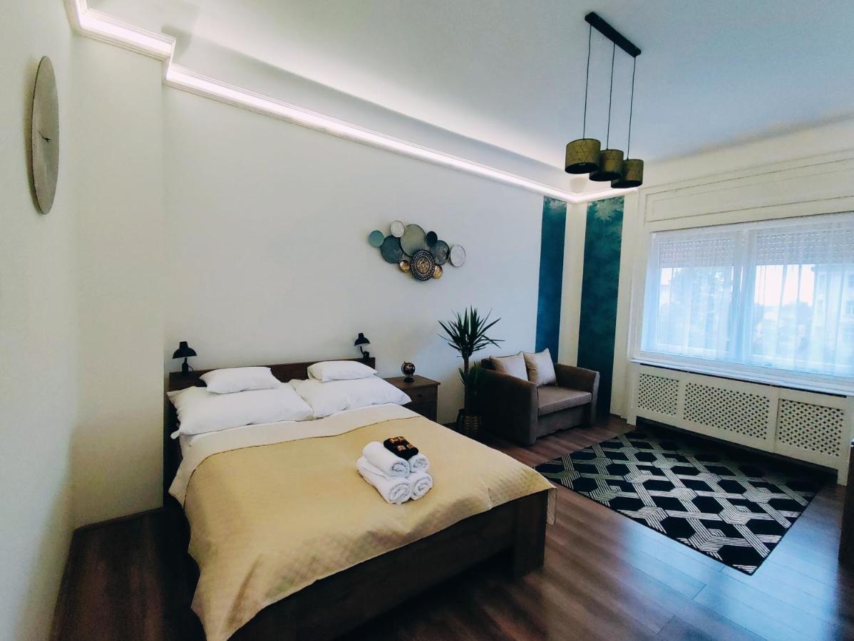 Central Palace Apartman ديبريتْسين المظهر الخارجي الصورة