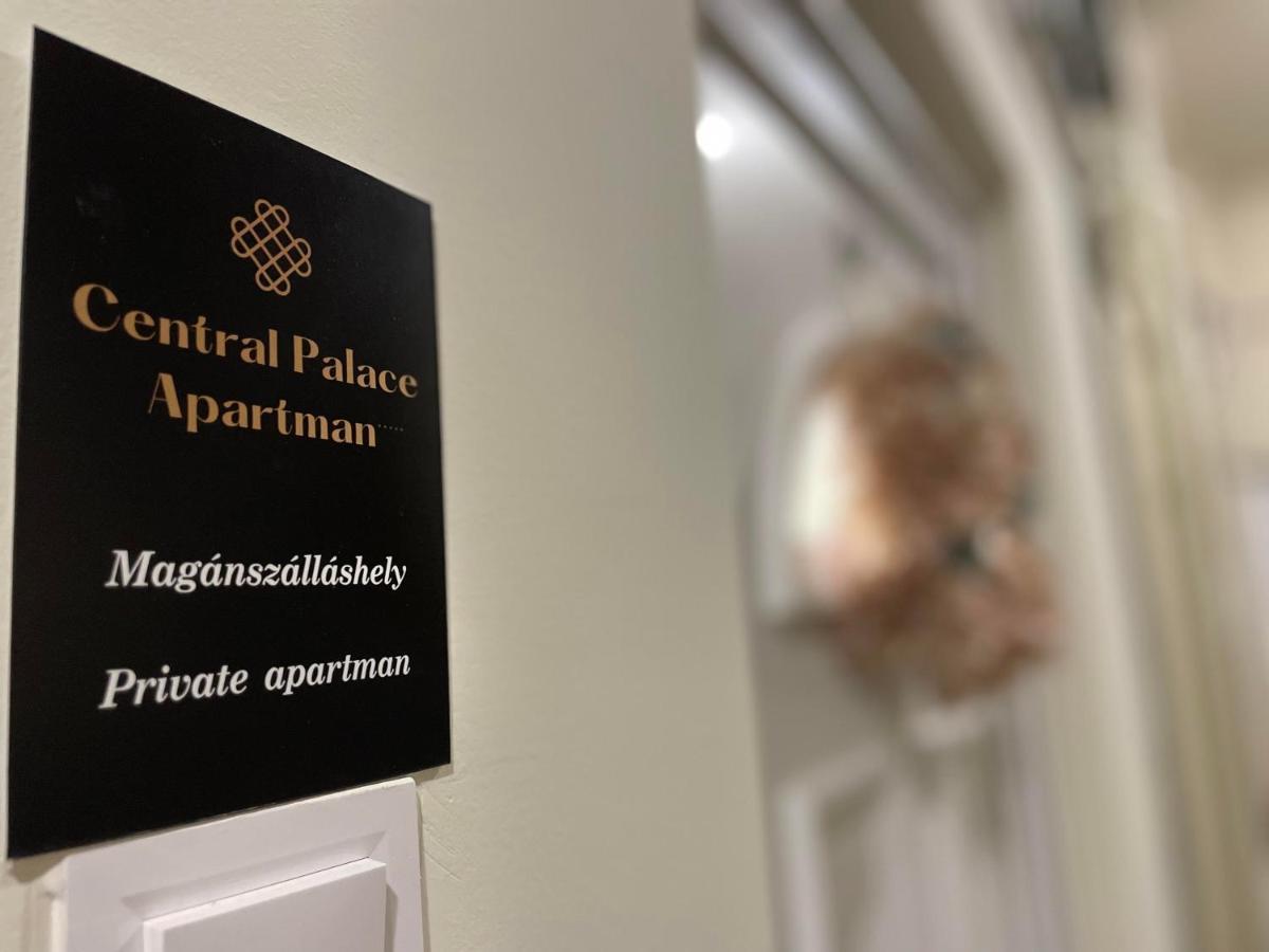 Central Palace Apartman ديبريتْسين المظهر الخارجي الصورة