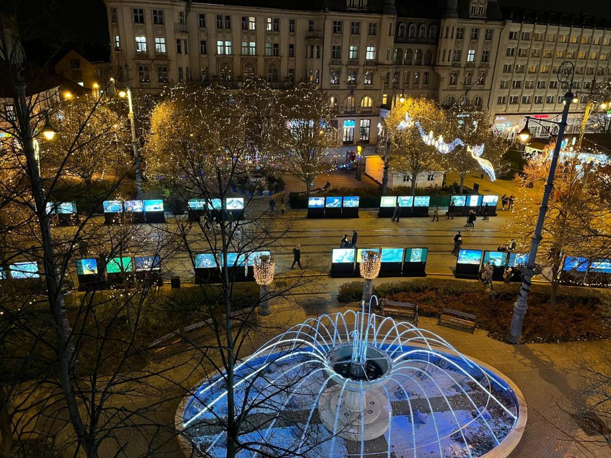 Central Palace Apartman ديبريتْسين المظهر الخارجي الصورة