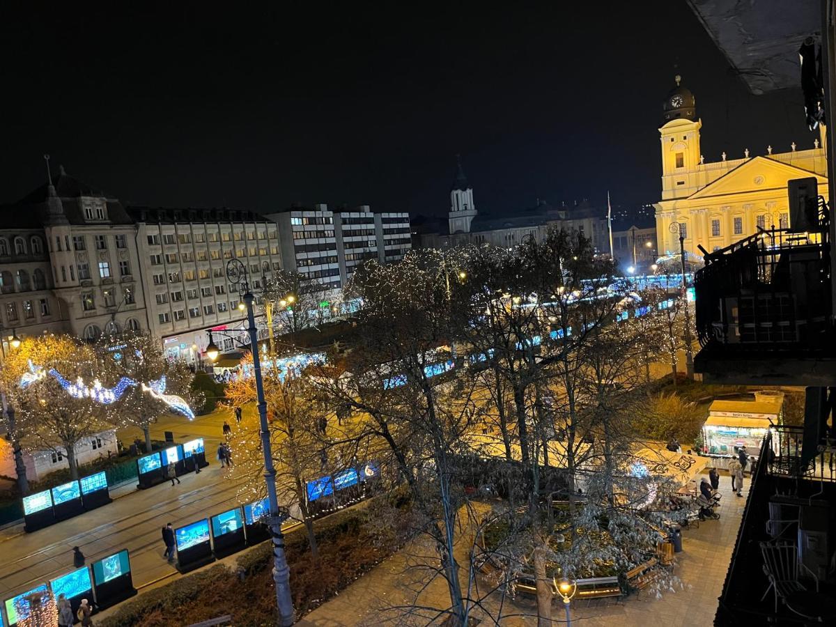 Central Palace Apartman ديبريتْسين المظهر الخارجي الصورة